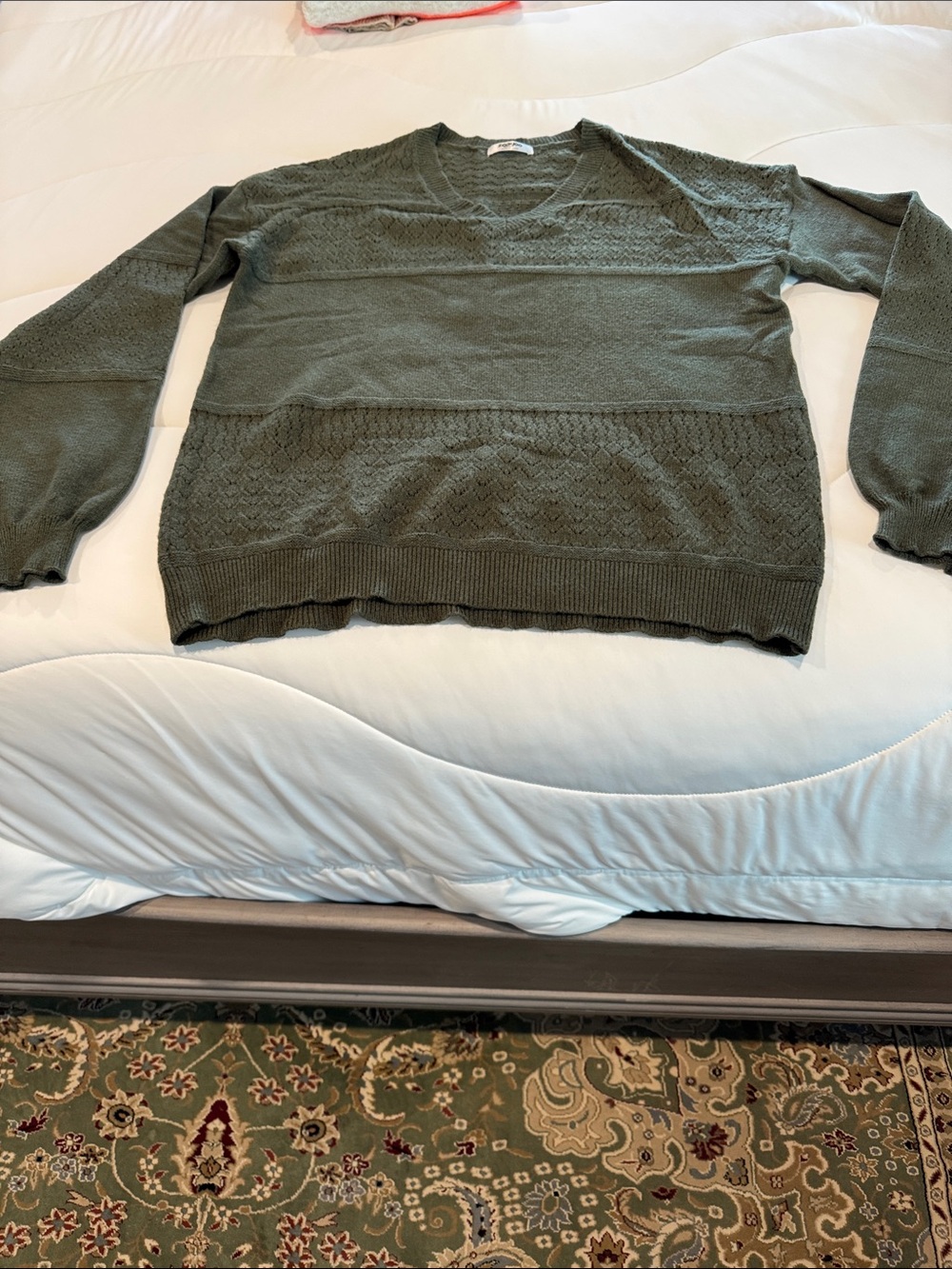 Men's V-Neck Textured Knit Sweater - Olive Green